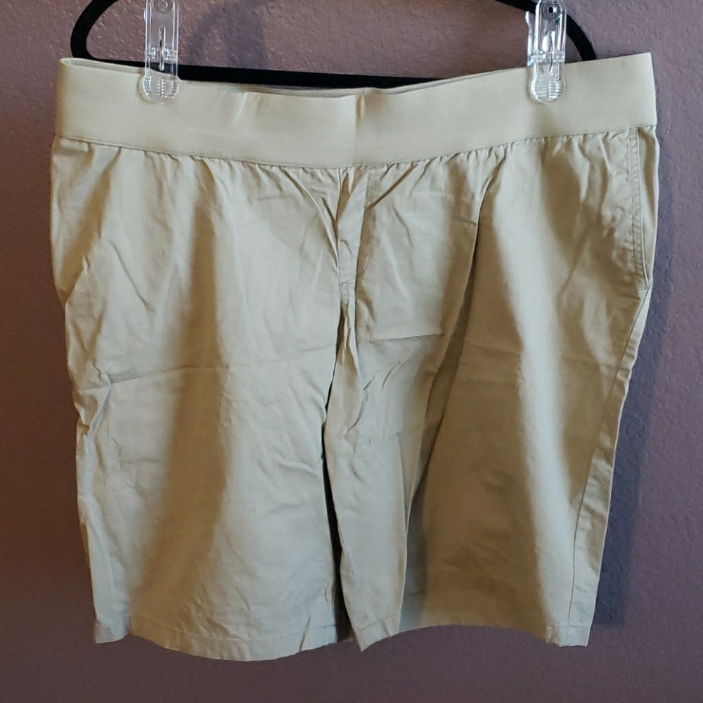 Maternity khaki shorts